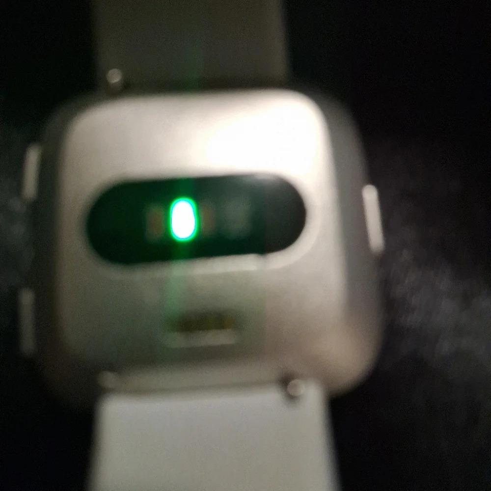 Fitbit Versa Health Tracker Smartwatch with Gray Band! No Charger.